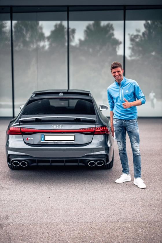 Audi S7 4K , der zweit Audi S7 4K Modell 2019
Zusammen mit Thomas Müller