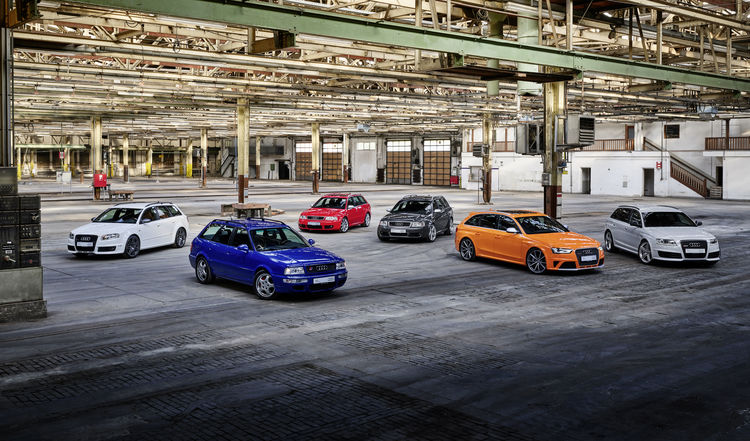 Von links nach rechts: Audi RS 4 Avant (Typ B7), Audi RS 2 Avant, Audi RS 4 Avant (Typ B5), Audi RS 6 Avant (Typ C5), Audi RS 4 Avant (Typ B8), Audi RS 6 Avant (Typ C6)