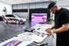 „Wie ein maßgeschneiderter Anzug“: Was die Folierung des Audi Q6 e-tron Prototypen einzigartig macht